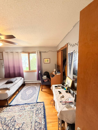 Bedroom - 1 room for rent Condo