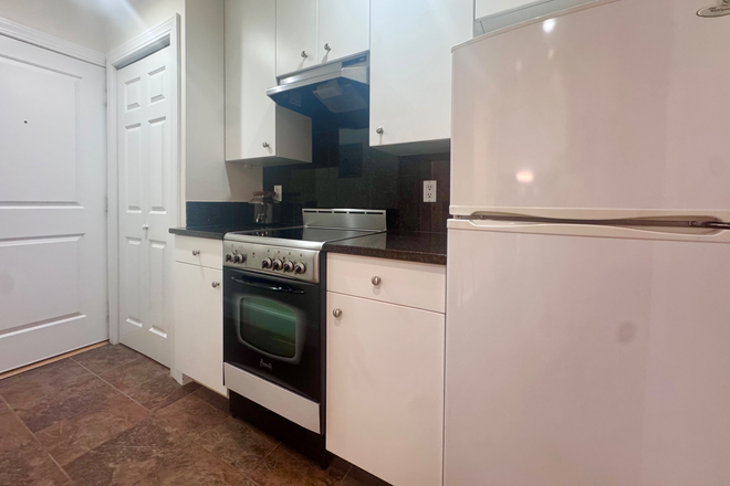 Kitchen - Pristine Studio Walking distance to Emerson Apartments