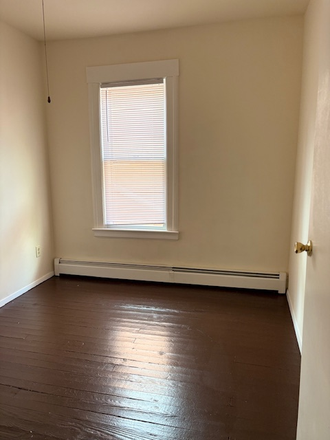 Second bedroom - Maplewood Estates