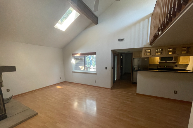 2 - AVAILABLE 6/5: 6207 Willow Ln Condo