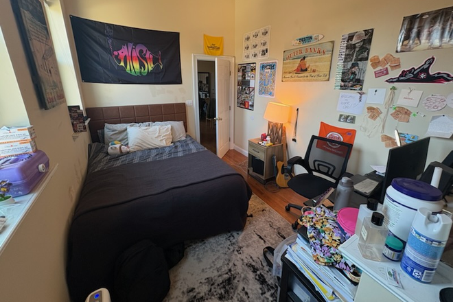 bedroom #2 angle 3 - 320 N Harrison St Apt 2