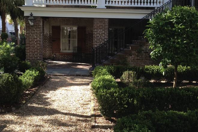 Garden Level Apartment in Historic Home - Garden Apt. in Historic Home: 1100 sq.ft. - 1 Bed, 1 Bath - Walk to MUSC - Immaculately Maintained