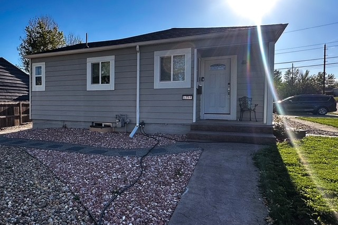 Exterior - Private Room in newly remodeled cozy home 3 miles from campus
