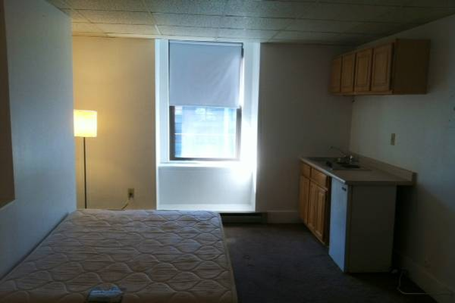 hubrealtyproperties.com - Back Bay lovely studio, great dorm alternative