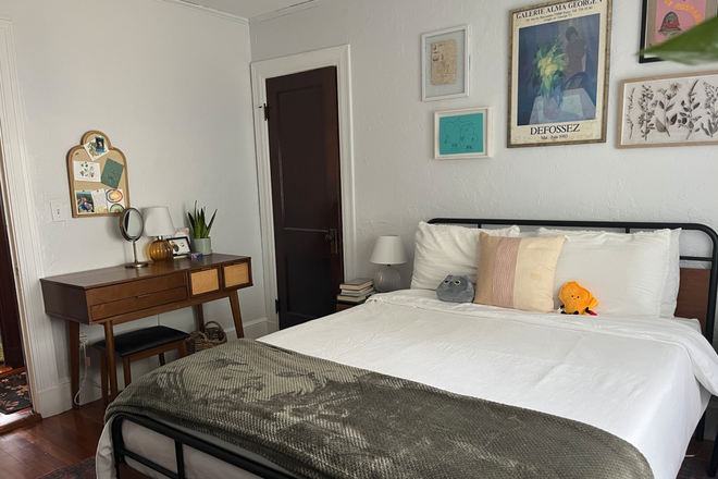 Private room for rent - Private Room Available in beautiful Brookline!