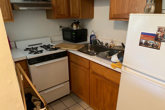 Kitchen - ALLSTON STUDIO/WITH ALCOVE AVAILABLE NOW COMMONWEALTH AVE **NO FEE** Apartments