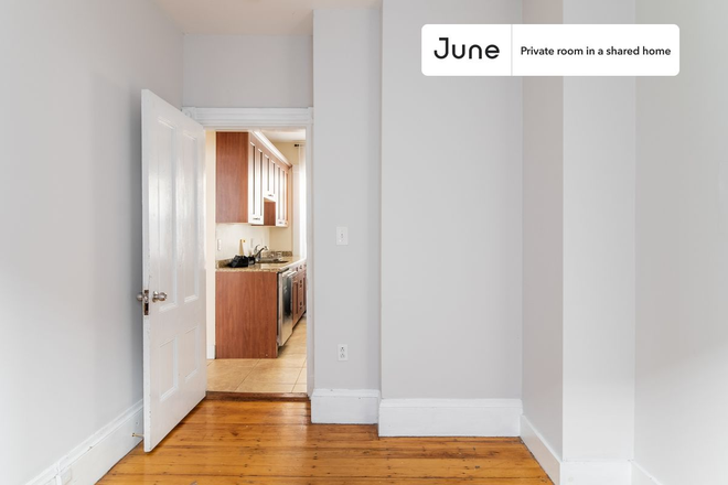 Photo - Private bedroom in 5 bed/1 bath Home