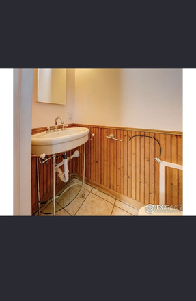 Half Bathroom - 3095 Euclid Ave Sublet House