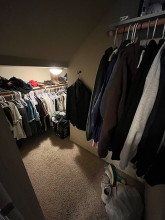 Bedroom closet of room to be rented - Cheap townhouse near campus