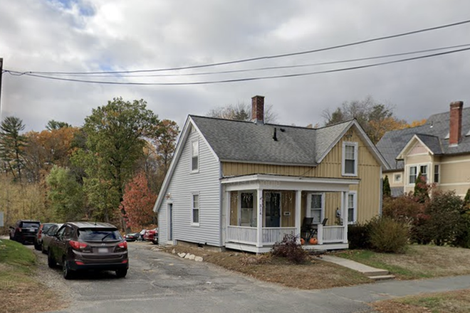 Outside - 1-4 Bedroom Summer Sublet in Downtown Amherst House