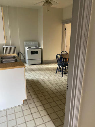 Kitchen - 222 W McMillan Student Housing - Spacious 2 bed apartments just 200 feet from UC campus