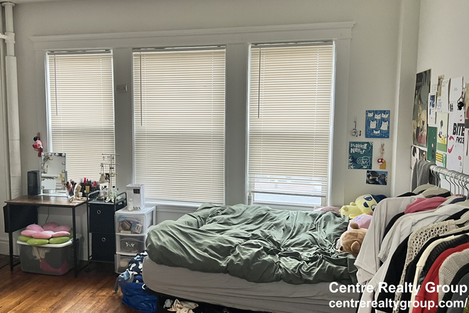 - - Close to Campus!! Spacious Studio w/ Heat & Hot Water Incld, Laundry in Building Apartments