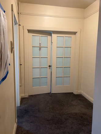 Front entrance - 1400 Bedroom open in a 2ba/1ba 2 min away from campus! Apartments