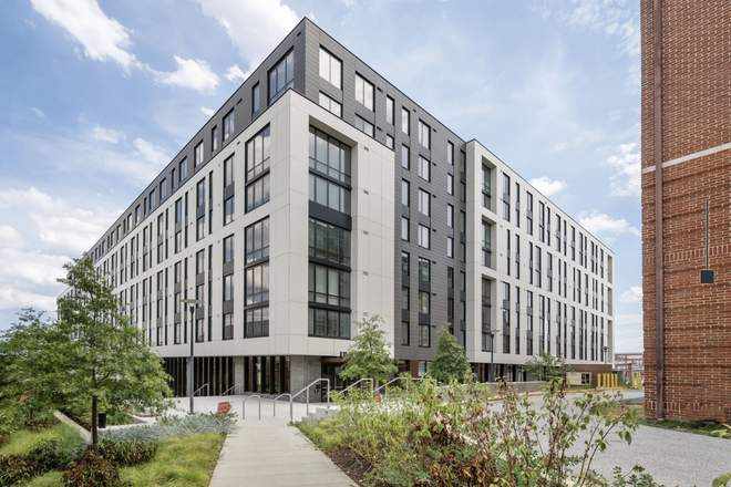 building exterior - Sublease for Union on Knox -- brand new apartment steps from campus!