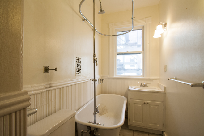 Full Bathroom - Charming 2bd 1.5ba Apartment, Walking Distance to Campus