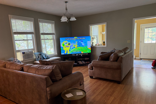 Living room - House close to campus