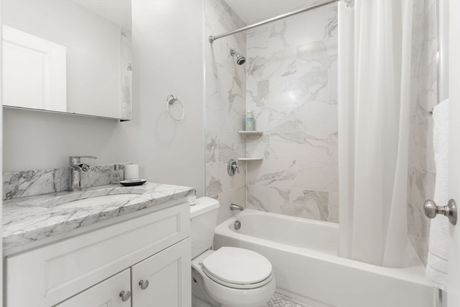 1 - Large 2 bedroom 9/1 Close to MIT Redline No Fee Apartments