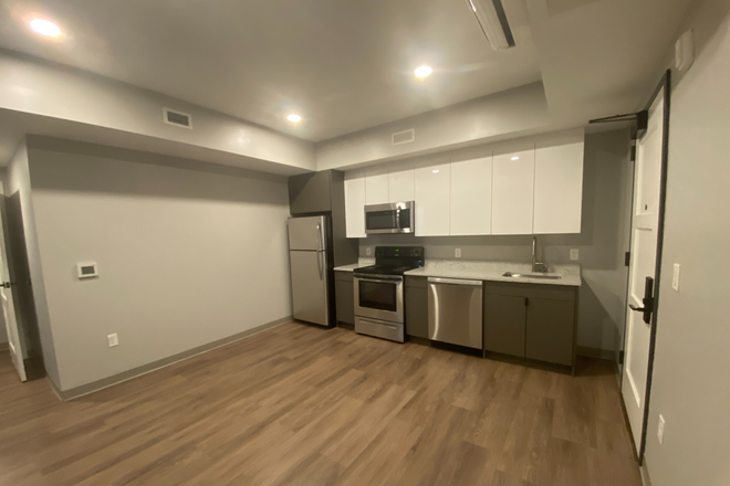 . - New 2bed with living room on Hemenway Apartments