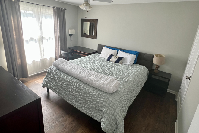 Bedroom-fully furnished with king bed - UTILITIES INCLUDED- Affordable private room in comfy, quiet home