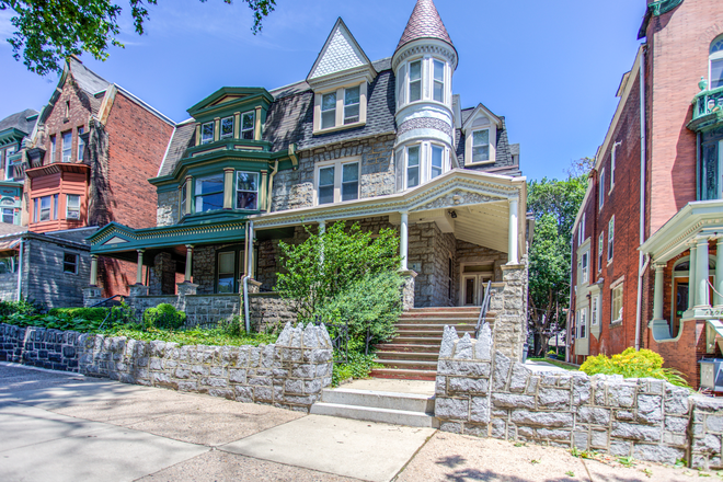 Photo - University City Associates Apartments