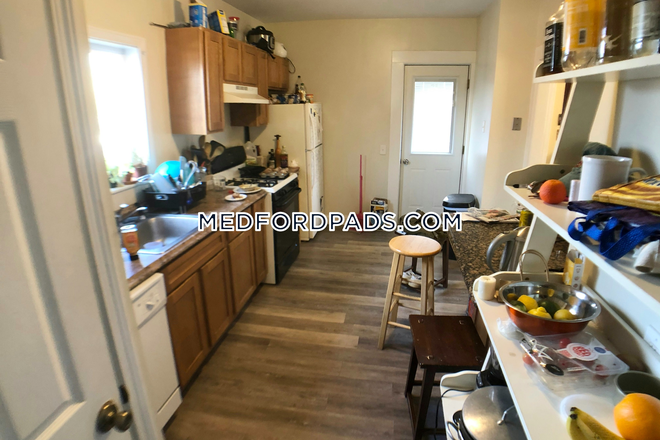 Kitchen - NO BROKER FEE! 5 Bed 2 Bath Apartment on Winthrop St. in Medford!
