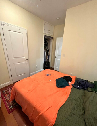 . - **NO BROKERS FEE!!** Spacious 2 Bed / 2 Bath near campus w/ Heat&Hot Water Included!! available NOW! Apartments