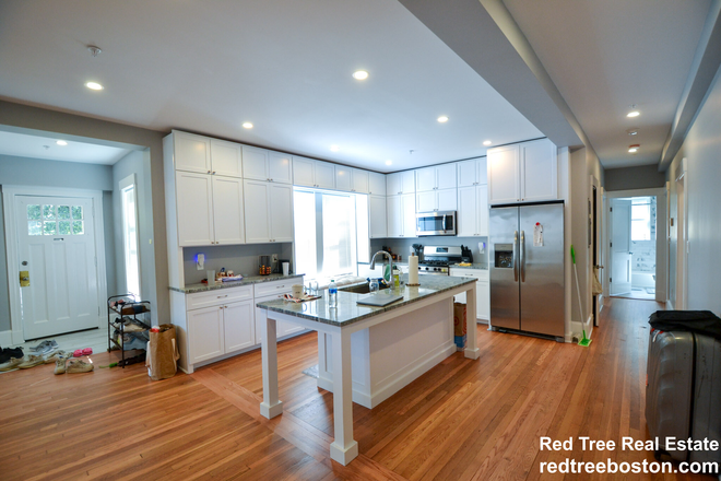 ... - MODERN AND BRIGHT 4 BED IN-UNIT LAUNDRY Townhome