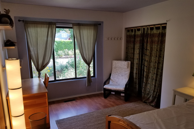 The Moose Room. 10x12 - Room in private house available in vibrant Whiteaker neighborhood.