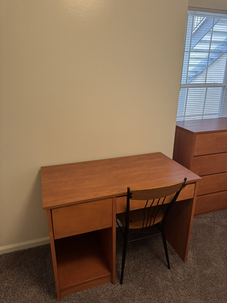 Desk - University Highlands