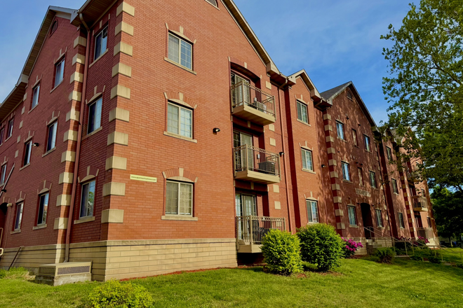 Exterior - Centerstone Apartments