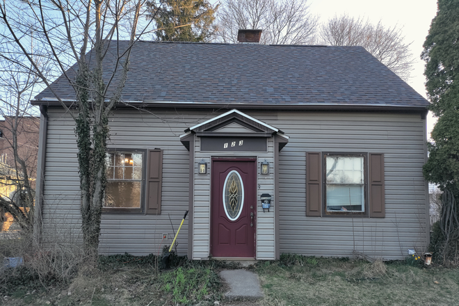 123 S Osmond St. - $600 QUIET ROOM-- less than a mile from campus (State College) House