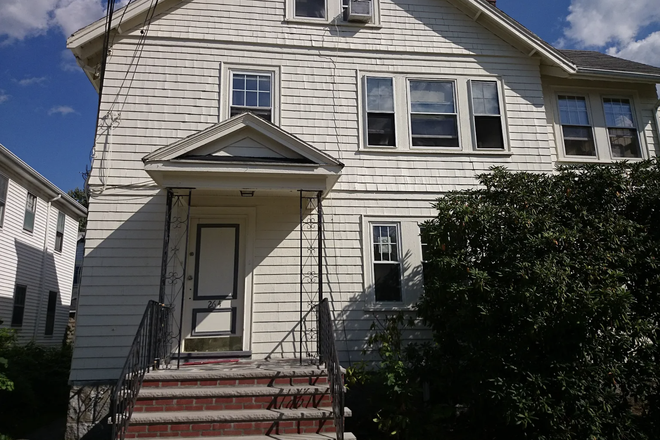 Front - TWO FLOOR FOSTER HOUSE CLOSE TO CAMPUS