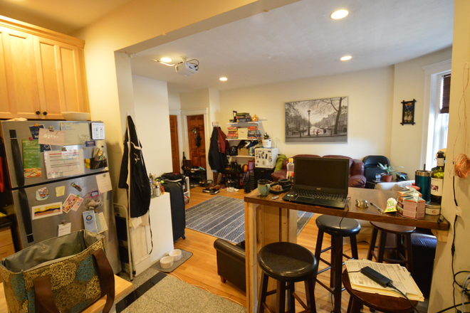 ... - COMFORTABLE 3 BEDS/2 BATHS NEAR THE CAMPUS Apartments