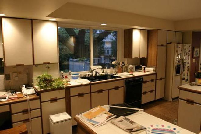 Kitchen - Beautiful Furnished Room in Chestnut Hill Home near Greenline, All Util. Incl.