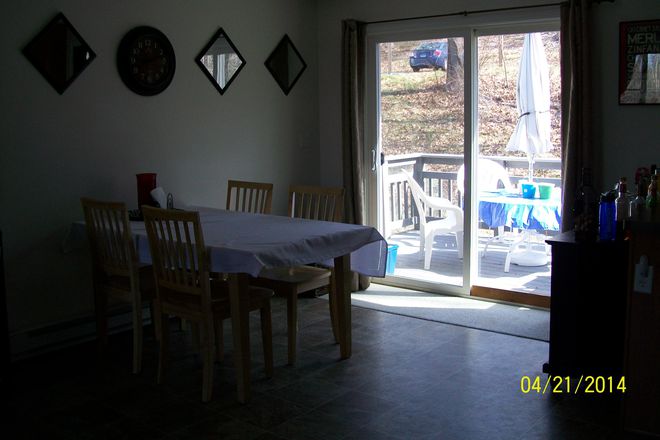 Dining - Close to UCONN 36A Willington Hill Rd. Storrs Duplex