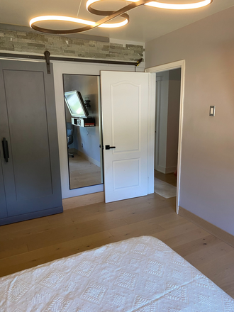 Bedroom - Spacious Bedroom in Quiet, Cozy Home by Ravine & Close to Bus Routes