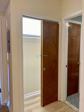 1 - SEPT 2026-Sweet Comm Ave Studio, H/HW inc! No Broker Fee! Apartments