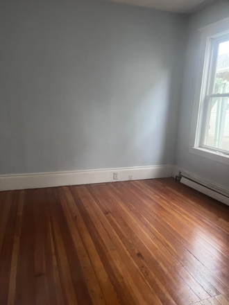 Bedroom - Prime Location minutes from Tufts ,Harvard,Bu , Northeastern