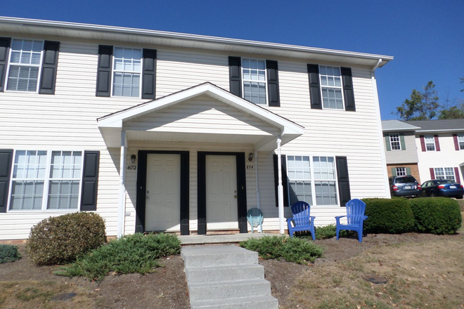  - 4 Bedroom 2.5 Bath Townhouse