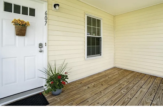 Front door - Room for Rent – Condo in Virginia Beach 13 Mins to ODU, TCC, NSU, VWU