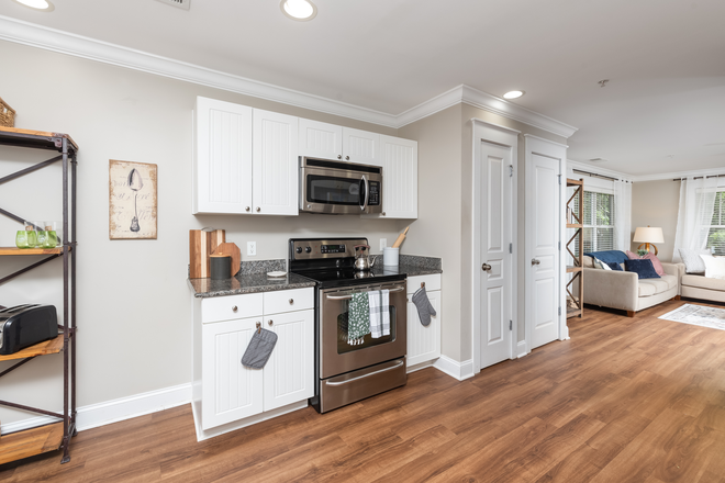 Kitchen - Woodlands of Charlottesville | Luxury Meets Convenience