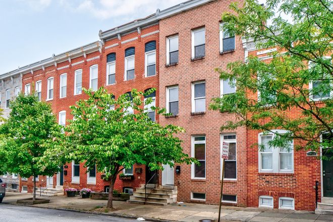 Exterior - 4 BR / 3.5 Bath Large Rowhouse For Rent | Walk to Campus | Shuttle at your Door Step