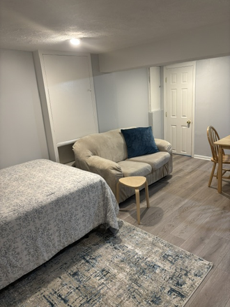 Sitting area - Furnished Basement Studio (College Park) House