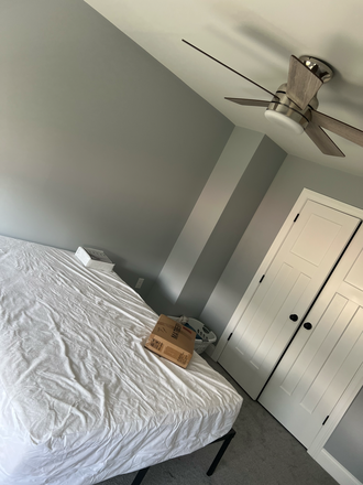 Bedroom for rent - House close to campus (2 spaces available)