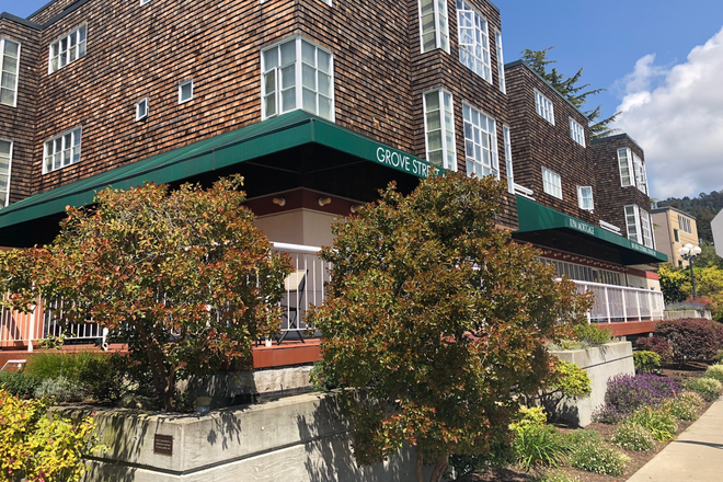 Building - Beautiful Larger Two Bedroom in Modern Building Apartments