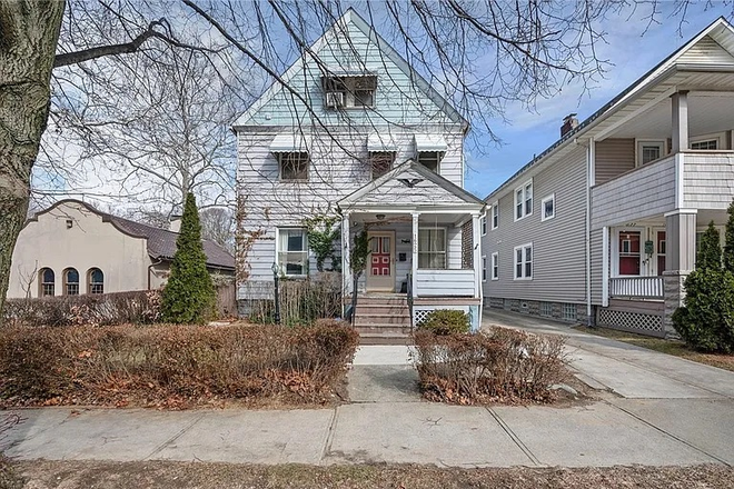 Outside Street View - Spacious 6 Bedroom, On Case Campus