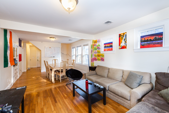 1 - SEPT 2026-Gorgeous Mission Hill 4 bed 2 bath, No Broker Fee! Apartments