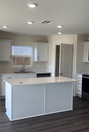 Kitchen - Brand New Home For Rent Close to UC Merced FULLY FURNISHED ! (ALL UTILITES INCLUDED)
