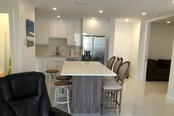 Center Island and Kitchen - Spectacular new renovated condo - steps to FAU - in the middle of Abacoa Village