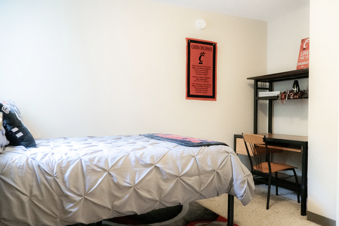 bedroom - CP Cincy Clifton Apartment